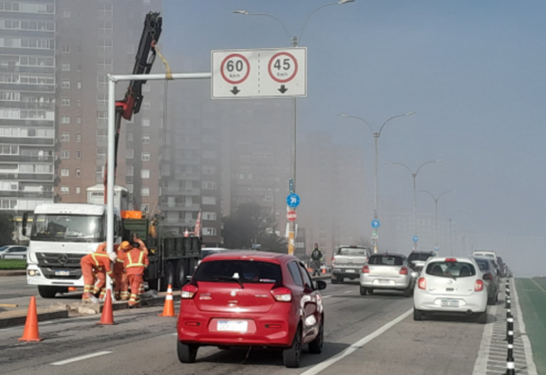 Diferenciación de velocidades en carriles de la rambla generará conflictos, dice experto en seguridad vial